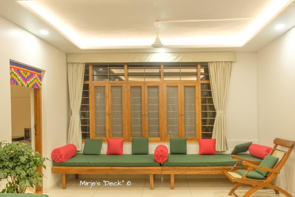 Mirje'S Deck - Homestay - Family Rooms Колхапур Экстерьер фото